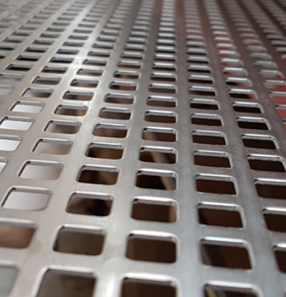 Lochblende Aluminium als moderne Wandverkleidung im Innenbereich Lochblende Aluminium als moderne Wandverkleidung im Innenbereich